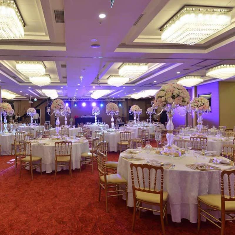 İstanbul’un kalbi, tarihi yarımadada konumlanan Grand Makel Hotel, profesyonel ekibiyle en değerli gününüzü en ince ayrıntısına kadar düşünüyor.