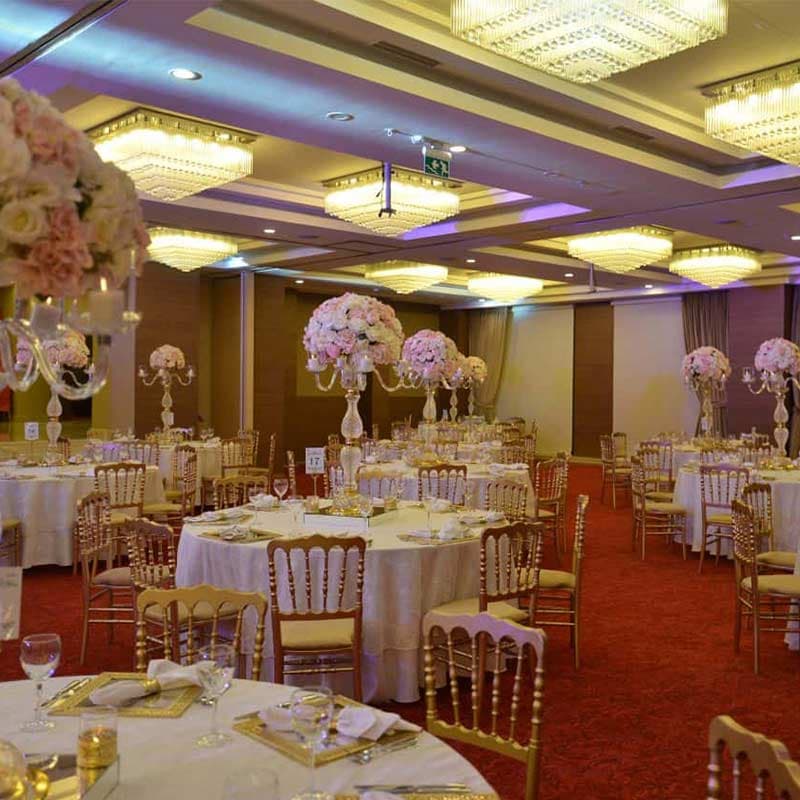 İstanbul’un kalbi, tarihi yarımadada konumlanan Grand Makel Hotel, profesyonel ekibiyle en değerli gününüzü en ince ayrıntısına kadar düşünüyor.