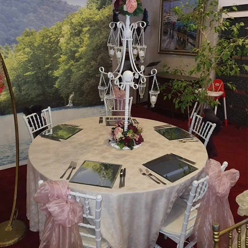 1956 yılında Ankara’da kurulan Uludağ Restaurant İstanbul Floryada’ki şubesinin faaliyetlerine 1985 yılında Uludağ Et Lokantası olarak başlamıştır.